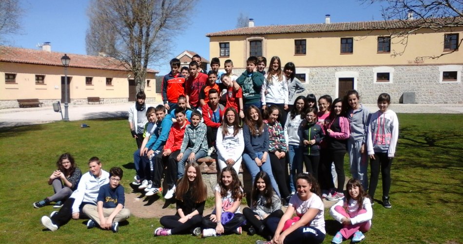 Participantes del C.P. Santa Teresa de Jesús y C.R.A. Llanos de la Moraña (El Barraco) y el I.E.S. María de Cordoba (Las Navas del Marqués)