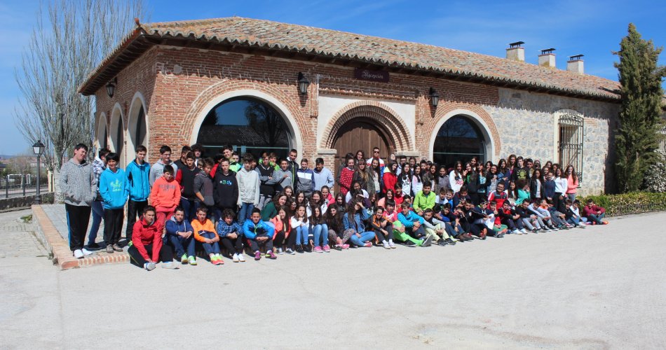 Participantes del C.E.O. Vírgen de Navaserrada (El Hoyo de Pinares), C.C. Santísima Trinidad (El Tiemblo), I.E.S. Sierra del Valle (La Adrada) y; I.E.S.O. San Juan de la Cruz (Fontiveros)