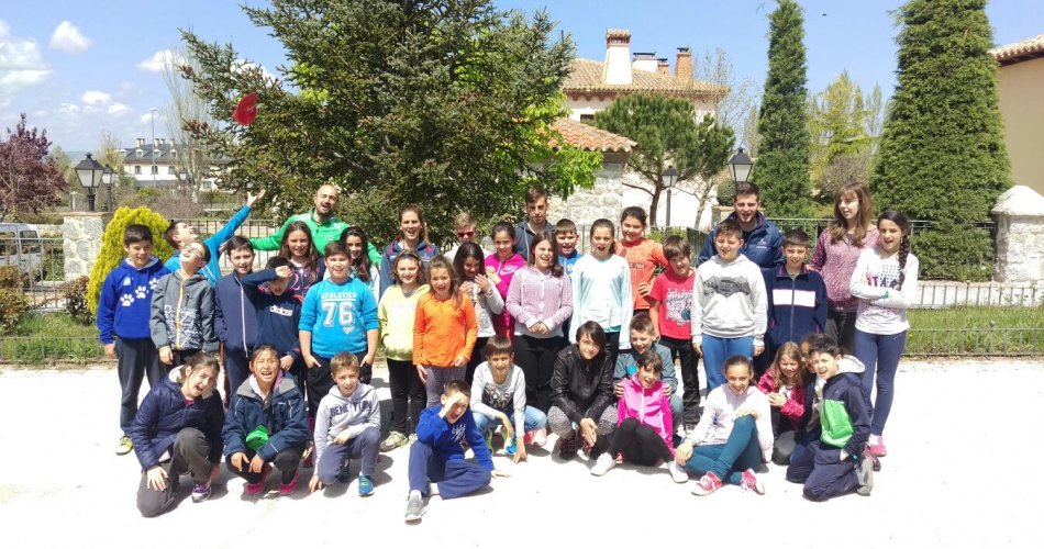 Participantes del C.R.A. Alto Alberche (Navatalgordo y Navarrevisca), C.R.A. Las Cogotas (Gotarrendura, Las Berlanas y Cardeñosa), C.R.A. Miguel Delibes (Mingorria y Velayos), C.R.A. Alto Gredos (Navarredonda de Gredos), C.R.A. Vetonia (Poyales del Hoyo) y C.R.A. Tomás Luís de Victoria (Santa María del Cubillo)