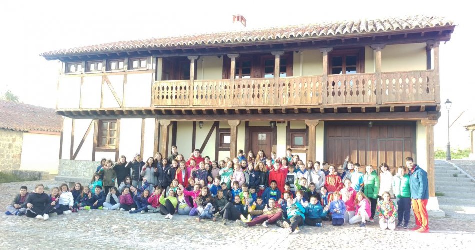 Participantes del CP Villa de La Adrada (La Adrada), CEO Virgen de Navaserrada (El Hoyo De Pinares), CP Gran Duque de Alba (Piedrahita), CRA Valdelavia (El Herradón de Pinares) y CRA Alto Gredos (Navarredonda de Gredos)