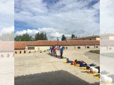 Participantes del CRA Fuente Adaja (Muñana), CRA Miguel Delibes (Velayos y Mingorria), CRA Alto Tietar (Navahondilla, Casillas, Higuera de Las Dueñas y Santa Maria Del Tietar), CC Santisima Trinidad y CP Toros De Guisando (El Tiemblo) y CRA El Calvitero (La Aldehuela)