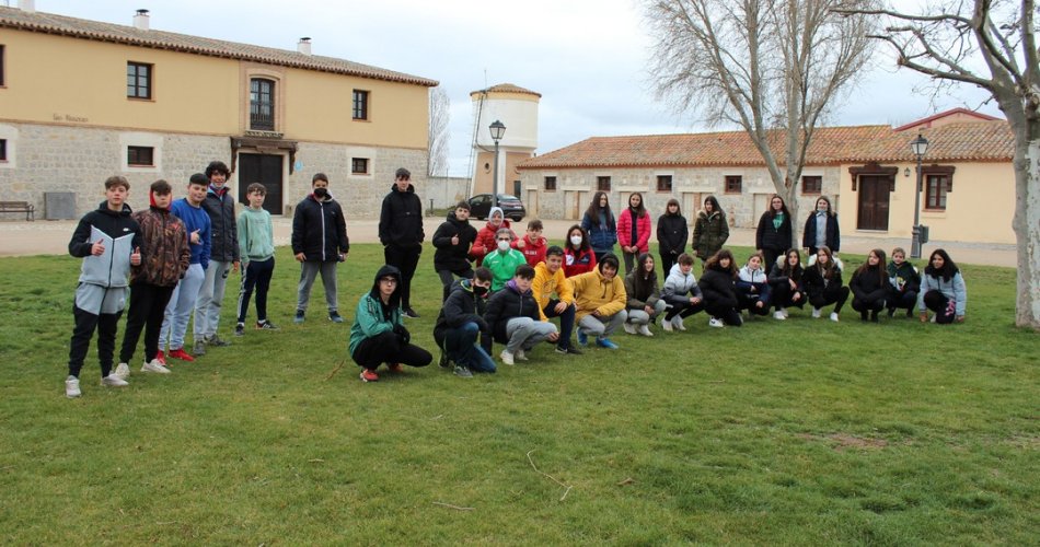 Participantes del I.E.S. María de Córdoba (Las Navas del Marqués) y C. Virgen de Navaserrada (El Hoyo de Pinares)